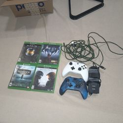 Xbox Games And Controllers 