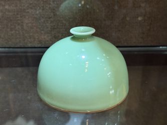 Chinese Porcelain pot. Tai bai Sun