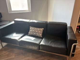 Modern black Couch For Sale !!! OBO