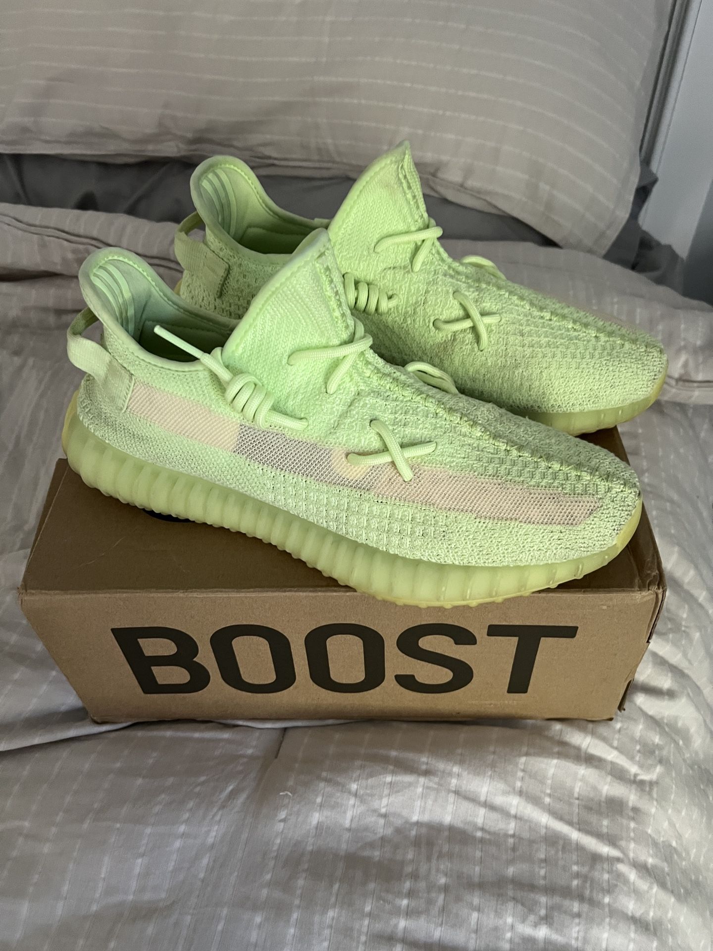 Yeezy 350 Glows Size 11
