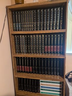 Like New Britannica Set