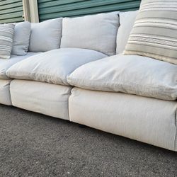 FREE DELIVERY!!! Ashley "Savesto" 3pc Modular Sectional Couch ($1.4K Retail...60% OFF!!!