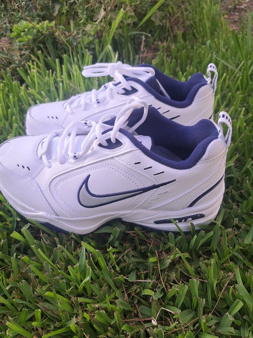 Nike Sneakers Air Monarch Men Size 7.5 New