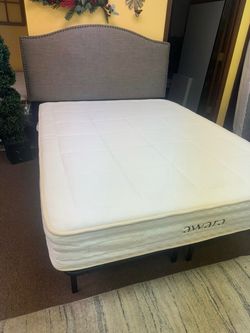 Like New Luxury Awara Full size Hybrid Mattress