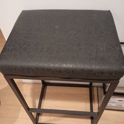 BAR STOOL