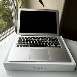 MacBook Air Laptop $250