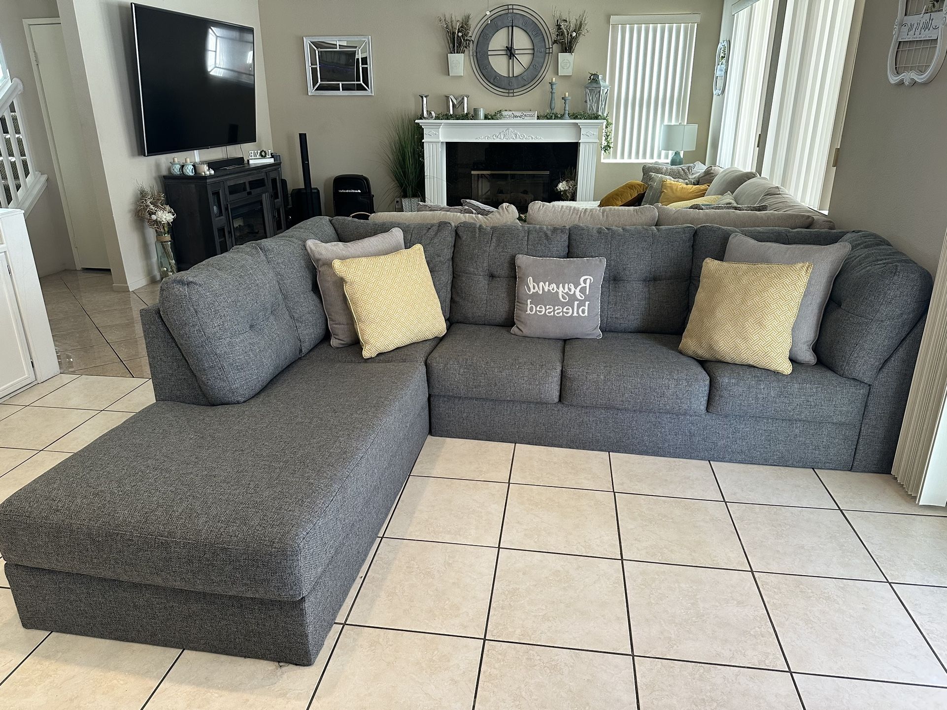 Gorgeous Like New Gray Sectional Couch!!