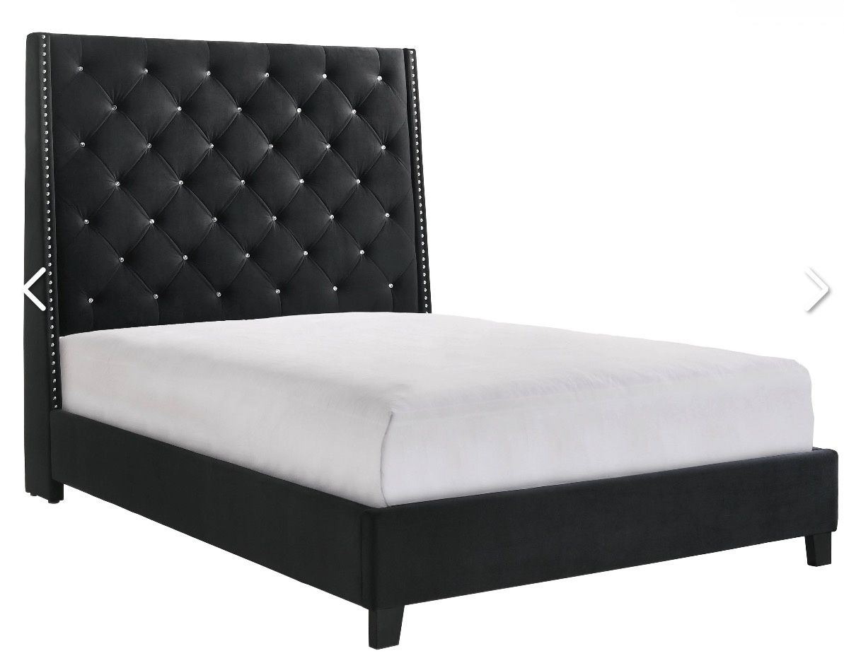 Black Tufted Upholstered Bed Frame – Queen Size, Excellent Condition!