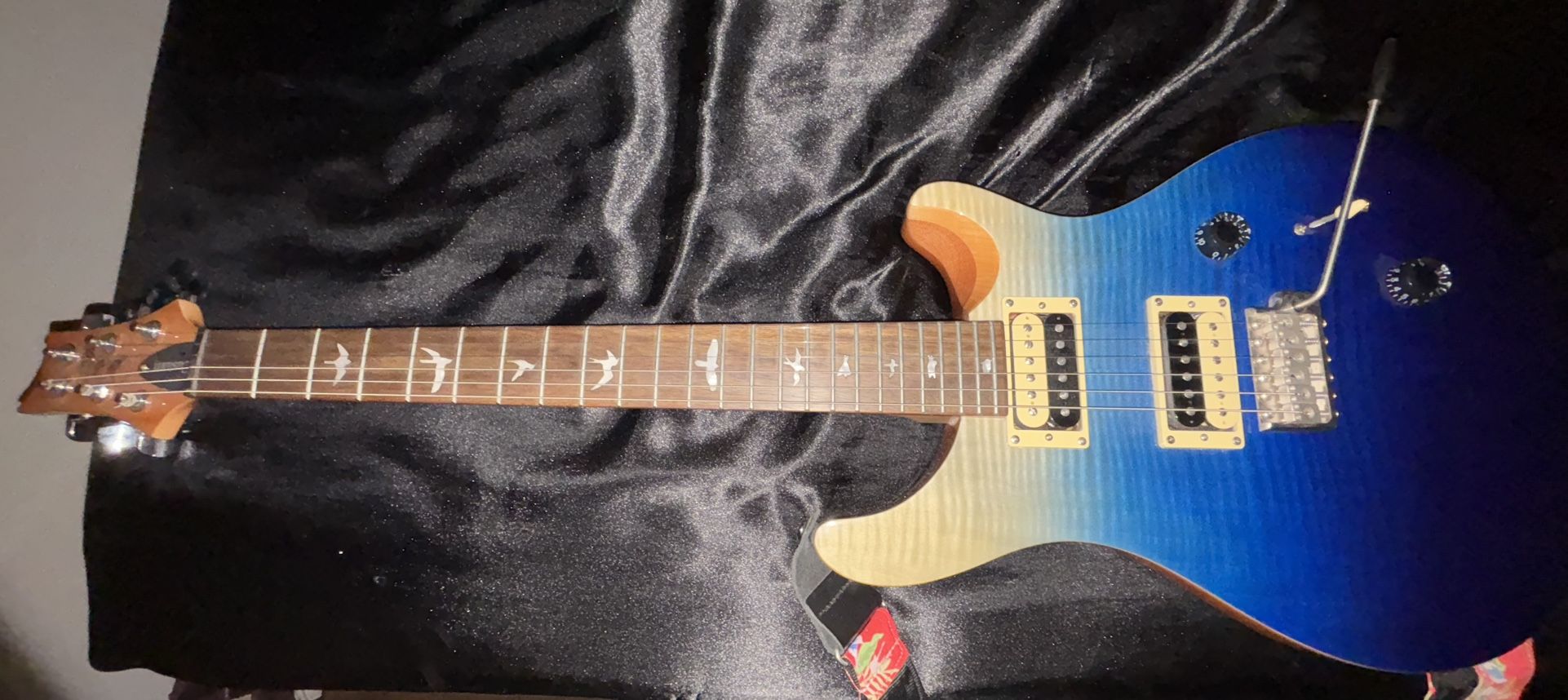 PRS SE Custom 24 Limited-Edition Electric Guitar Blue Fade