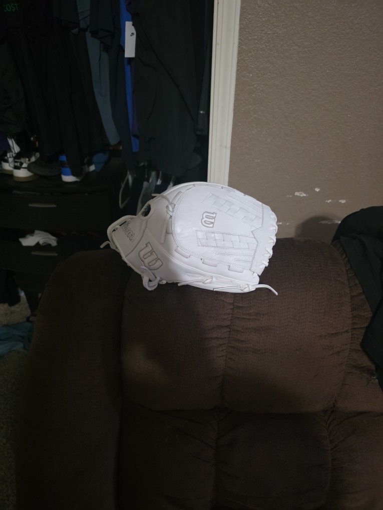 Fast Pitch Wilson Glove 12.1/2