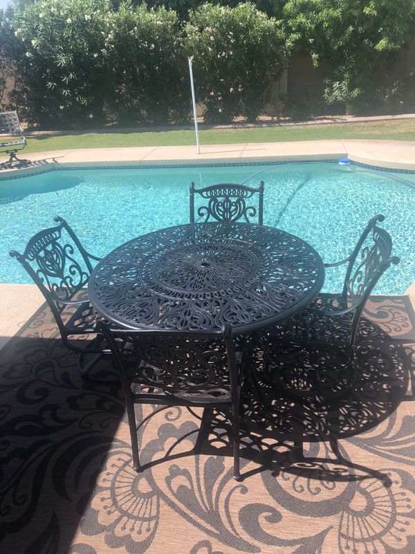 Hanamint Grand Tuscany outdoor patio set table and chairs. (Tempe) for