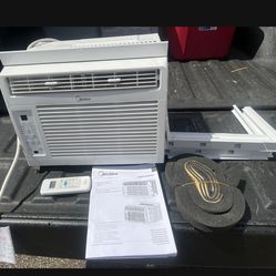 Midea 6,000 BTU Air Conditioner With Remote Excellent Condition