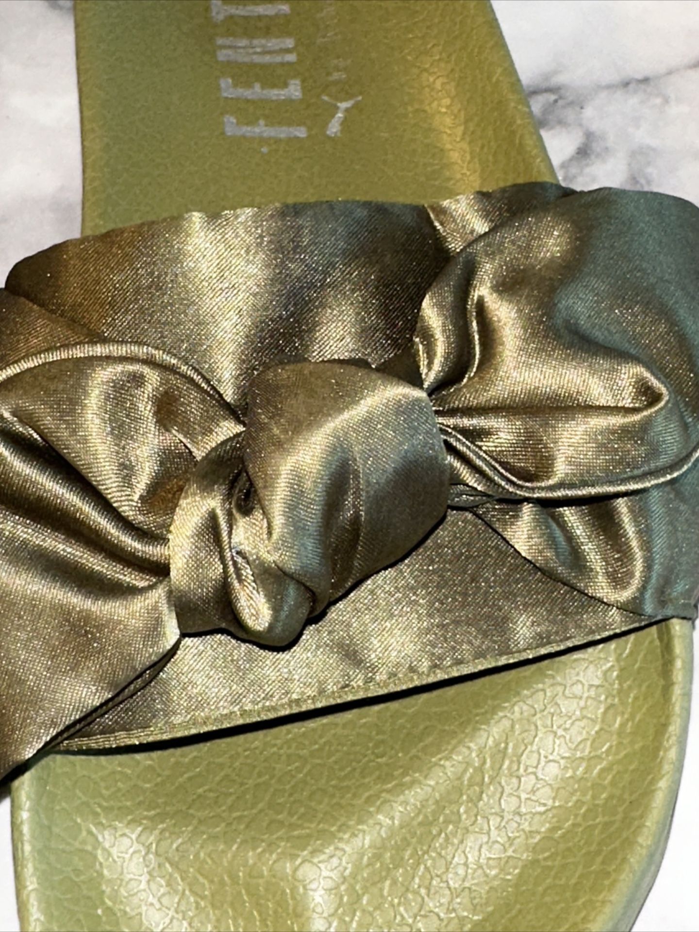 2017 Fenty Puma Olive Bow Slide Rihanna uk5 us7 8 Slides Sandals Shoes