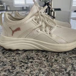 Woman Puma Shoes 