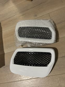 2018-23 FORD MUSTANG (OXFORD WHITE) HOOD EXTRACTOR VENTS 