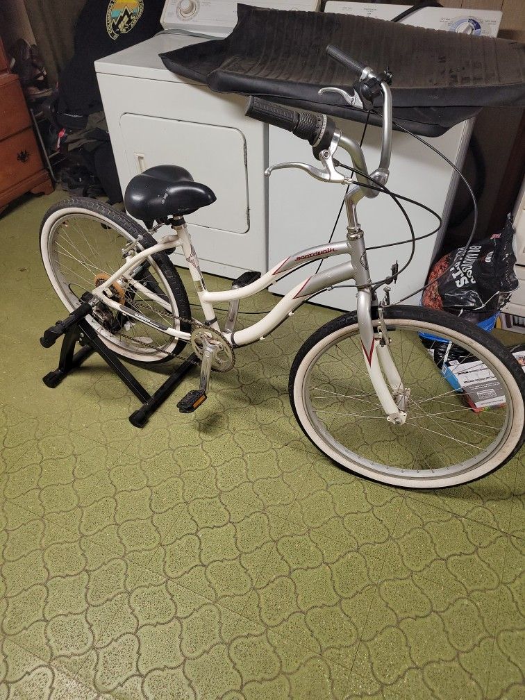 Boardwalk Bicycle With Bike Trainer