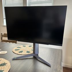 LG UltraGear 27″ 1440p QHD Gaming Monitor