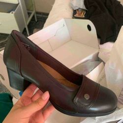 Like New Working Woman's Dress Shoes Size 11W Chunky Pumps Low Heels Dream Paris Brand Chocolate Color Super Elegant And Stylish $20