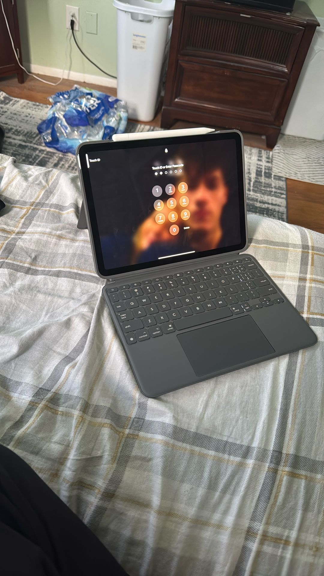 IPAD AIR M2 125 GB + Case And Apple Pencil