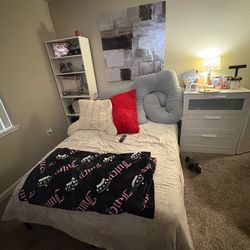 Queen bed mattress with metal frame