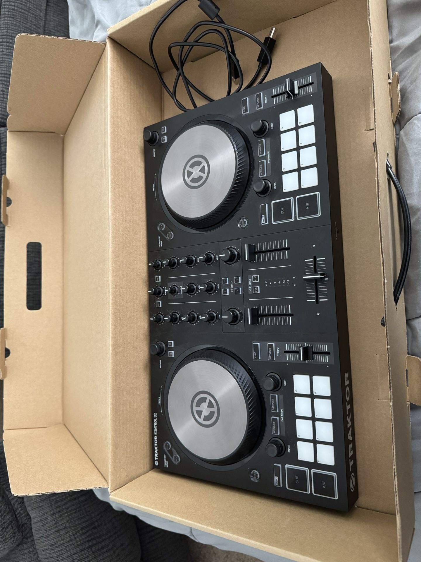 Traktor Kontrol S2