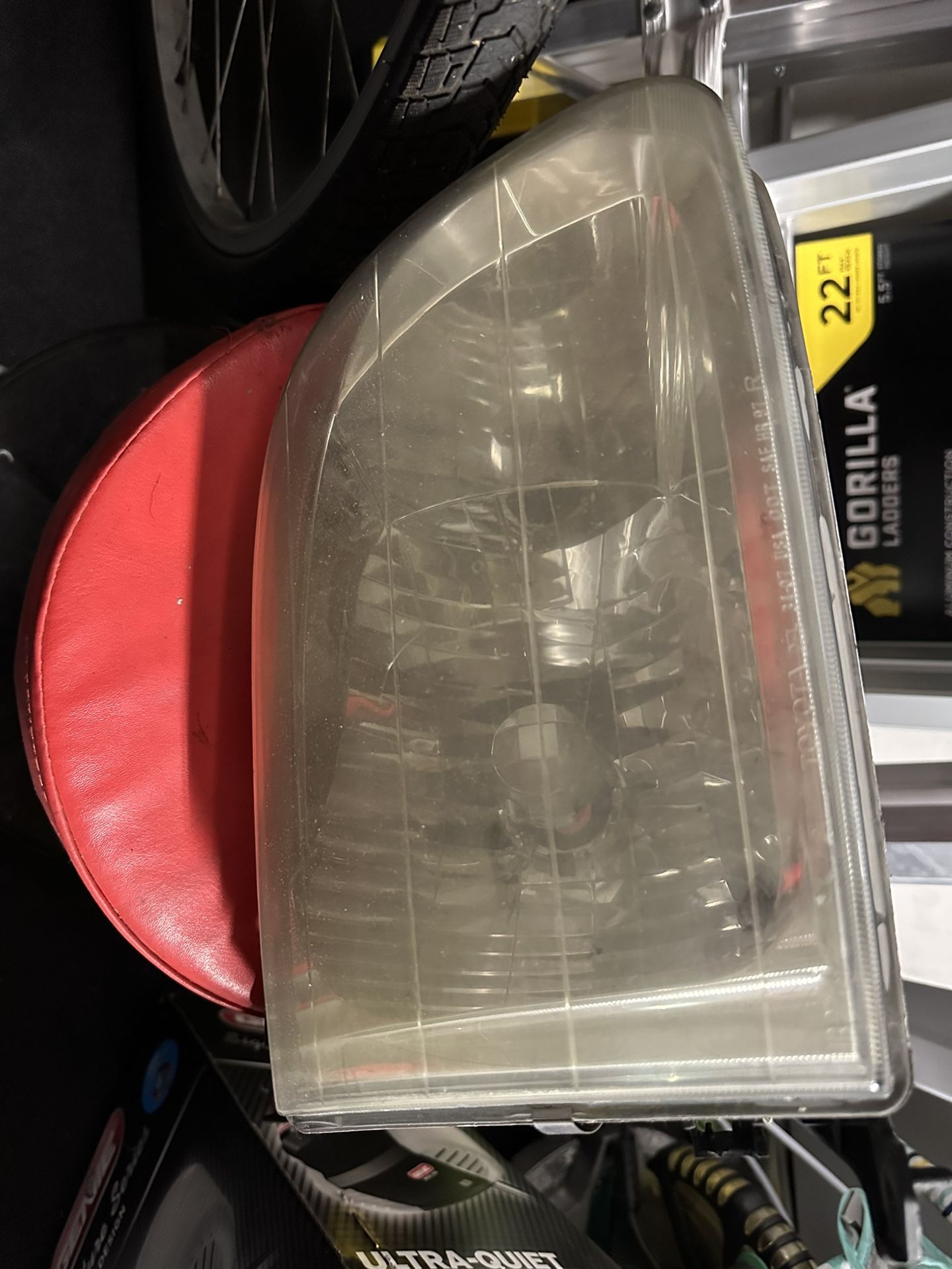2003 Toyota Tundra Headlight