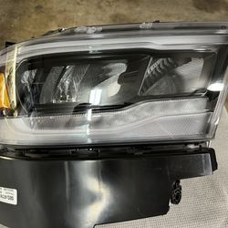Dodge Ram 2023 1500 Headlight 