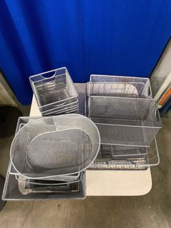 LOT OF STEEL BASKETS DIFFERENT SIZES TOTAL 17