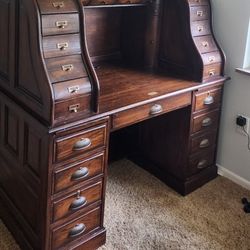 Vintage Wood Rolltop Desk/Computer/Storage In Great Condition 
