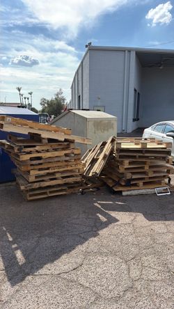 WOOD PALLETS - FREE