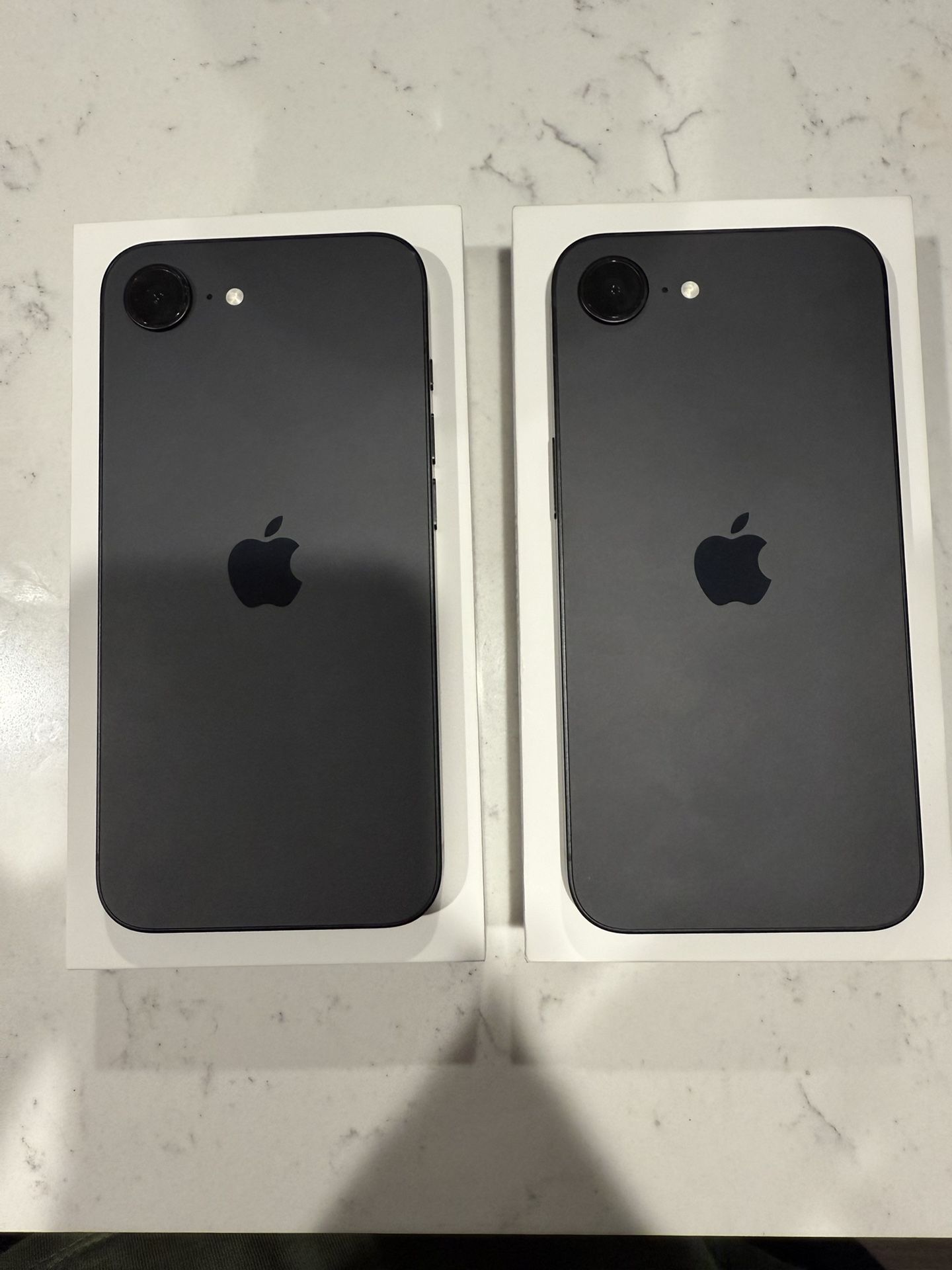 iPhone 16e