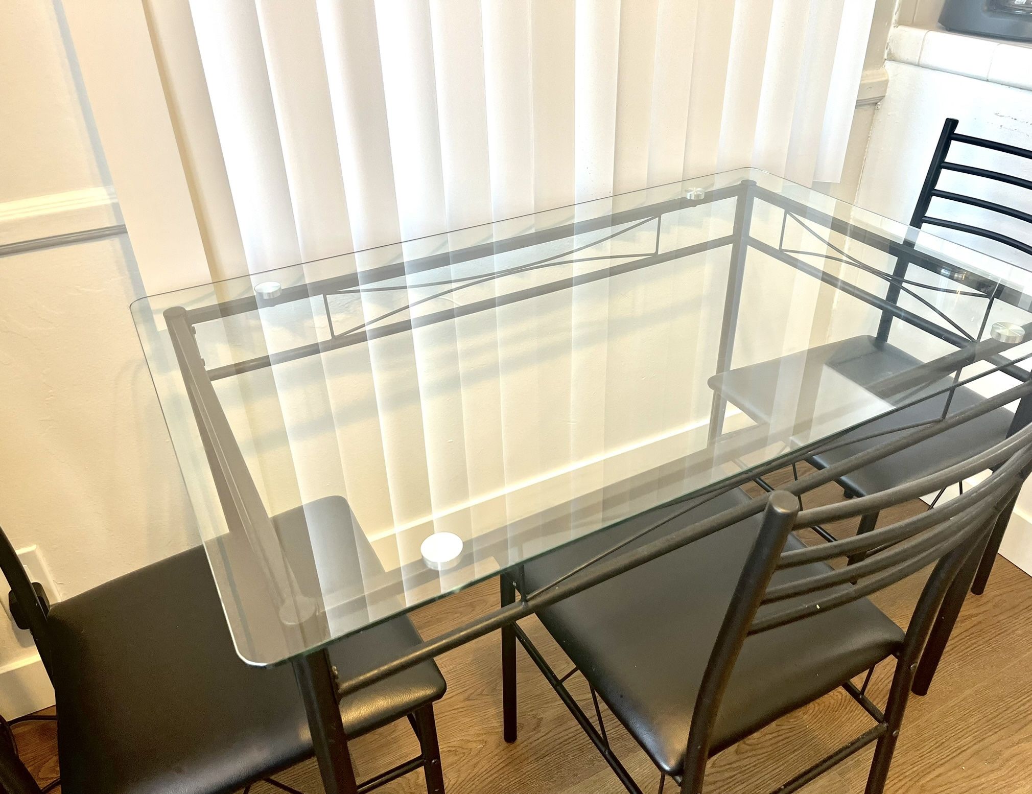 Medium-Sized Clear Table and Chairs *must pick up*