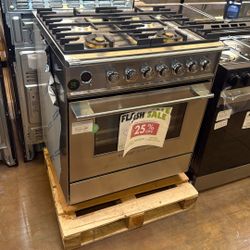 Fisher and Paykel dual fuel range 30”