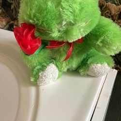 Singing frog How Sweet It Is (To Be Loved By You)