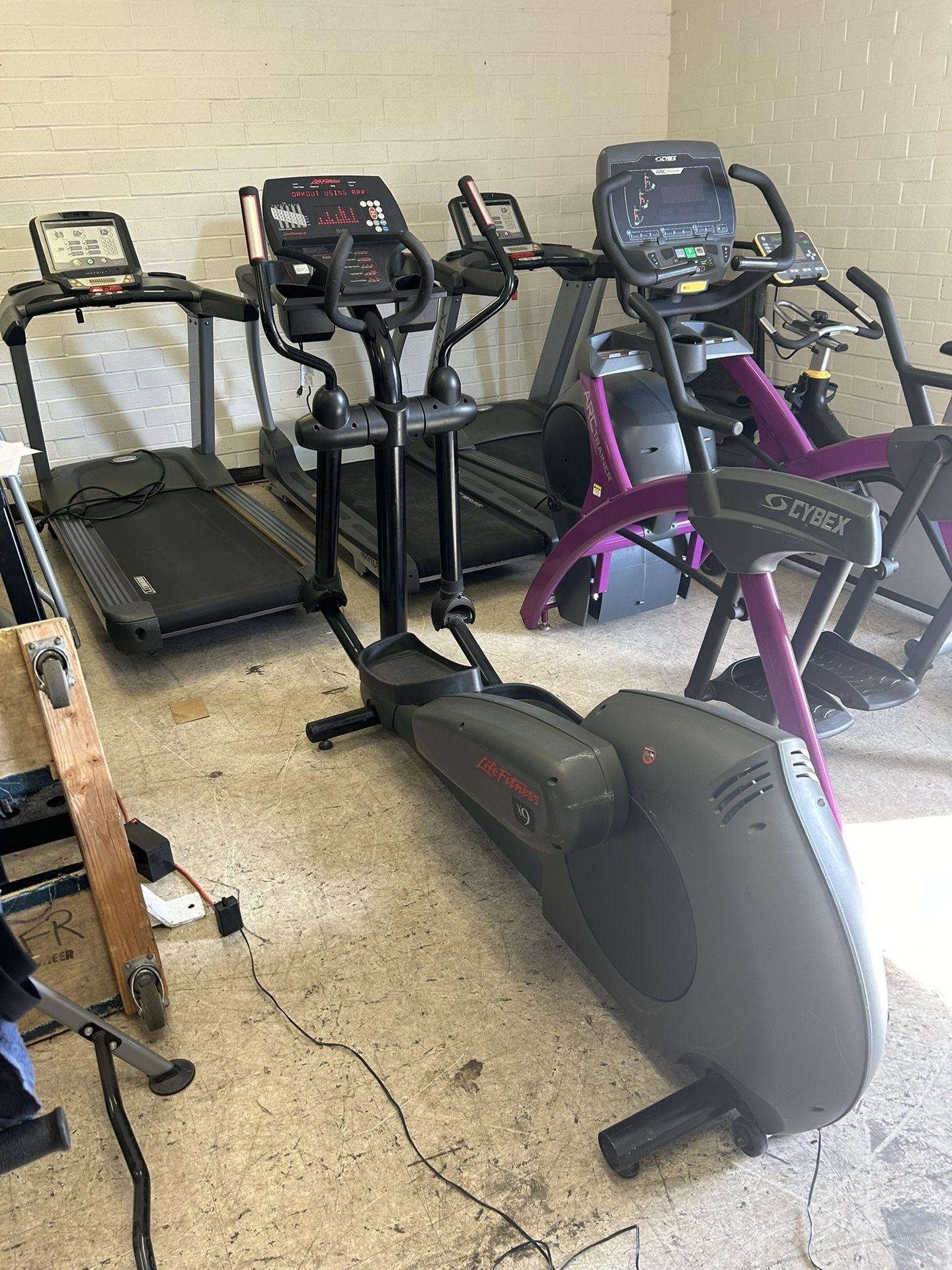 Life fitness x9 elliptical for sale sale