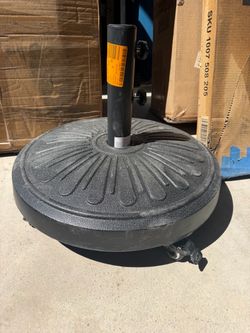UMBRELLA BASE WITH WHEELS NEW JUST DIRT