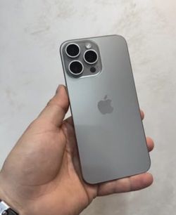 𝚒𝙿𝚑𝚘𝚗𝚎 15 pro max 𝚞𝚗𝚕𝚘𝚌𝚔𝚎𝚍 𝚠𝚒𝚝𝚑 𝚠𝚊𝚛𝚛𝚊𝚗𝚝𝚢