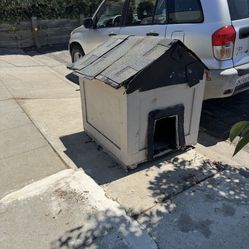 Dog or cat house