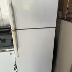 GE  Fridge 