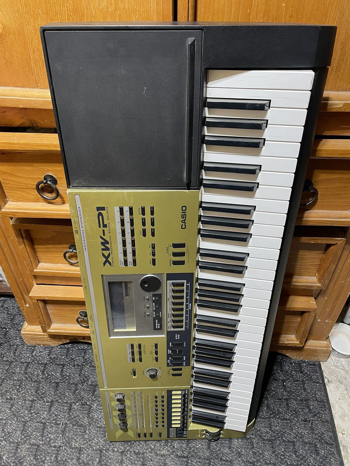 Casio XW-P1 61-Key Performance Synthesizer Keyboard in good used condition