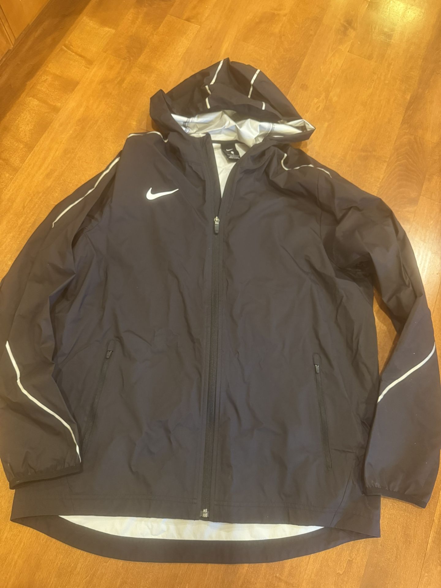 Men’s Nike zipper jacket, size large shipping available