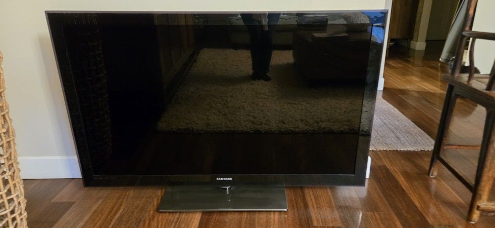 Samsung Flat 55 inch HD TV. In Great Condition!