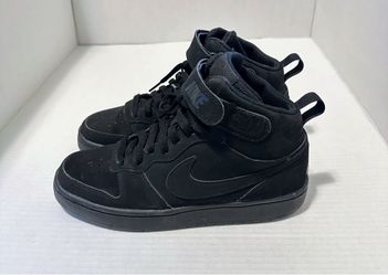 Nike boys court Borough mid 2  Size 5Y