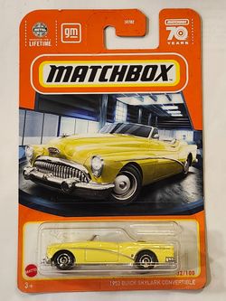 MATCHBOX # 32 OF 100 . 1953 BUICK SKYLARK CONVERTIBLE .
