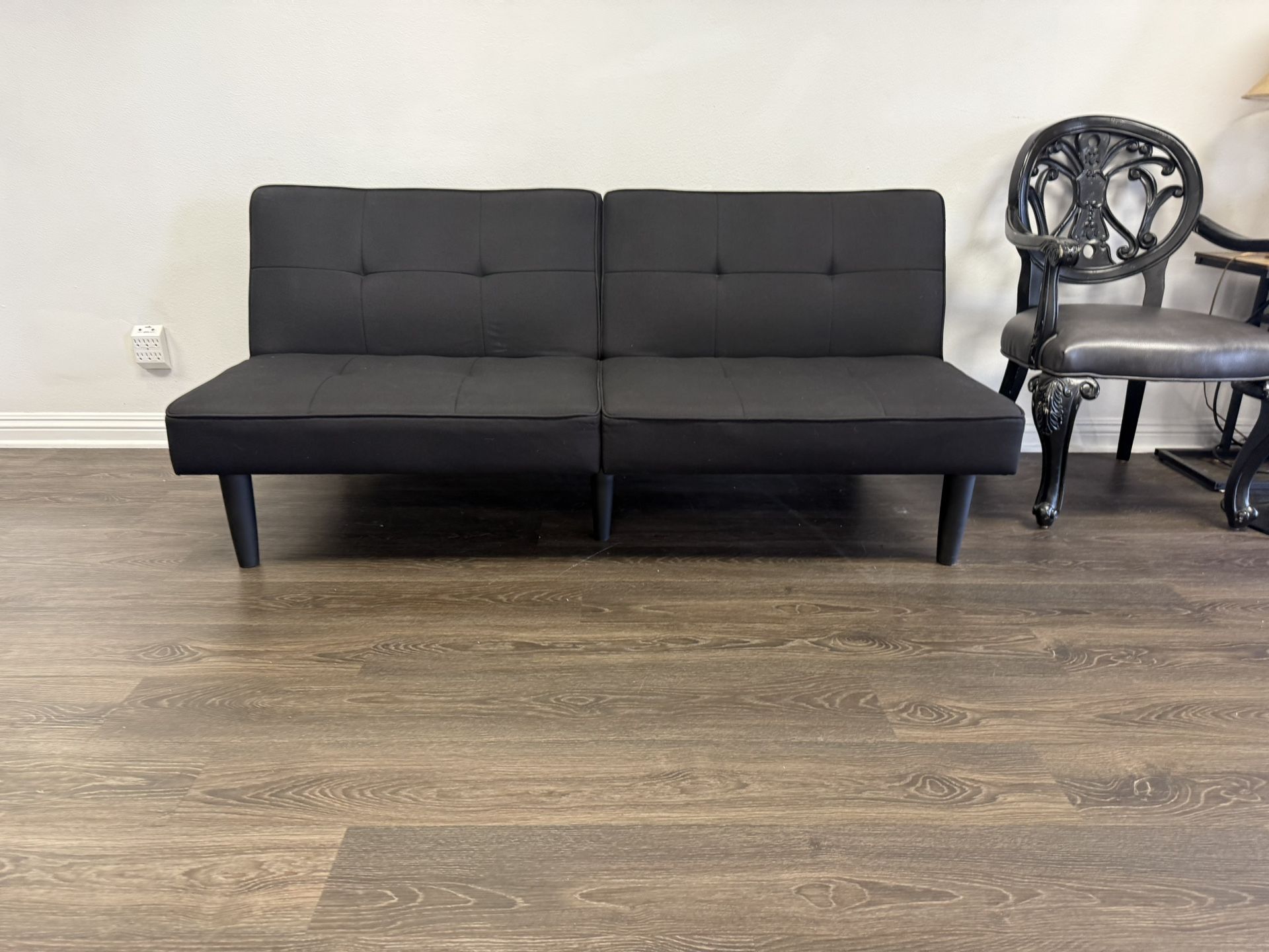Black Futon