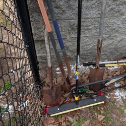 Tools /  Shovels 
