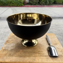 Used Metal Beverage/Ice Tub with Ice Cube Scoop 