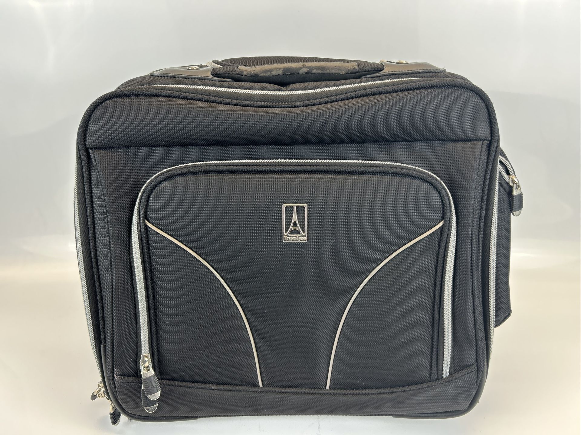 Travelpro Walkabout Lite 3 Bi-Fold Bag Suitcase 2 Wheels 14” Carry On Tote