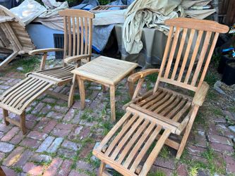 Smith and Hawken Teak Steamer Chairs (2) and teak side table  Located in concord  Recently cleaned, sanded and teak oiled Teak wood is very heavy and 