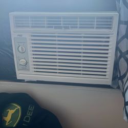 5,000 BTU Air conditioner 
